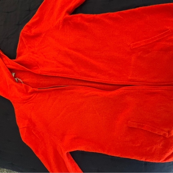 Nieman Marcus Cashmere 2 piece lounge set. Size L - Picture 6 of 10